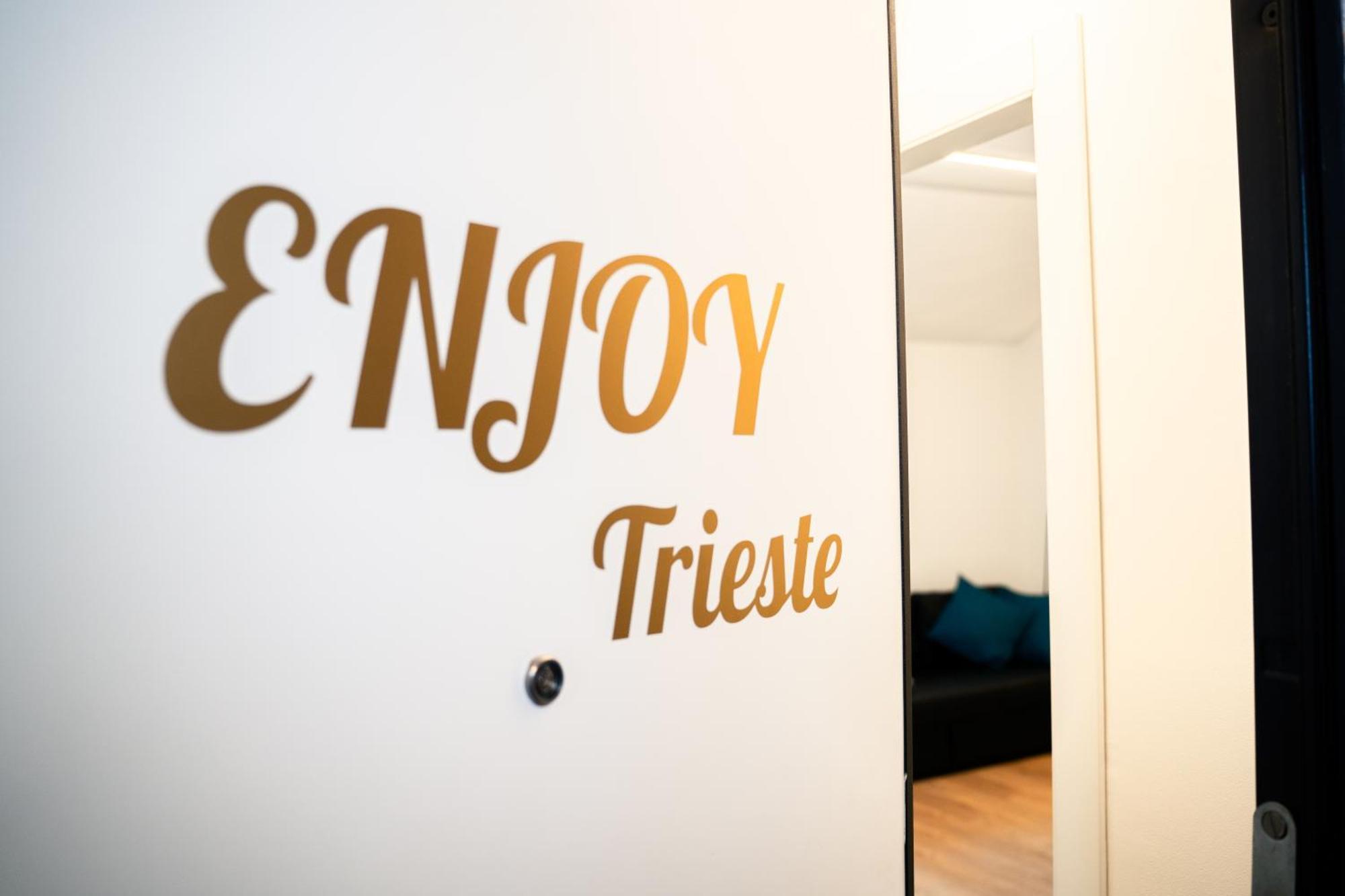 Enjoy Trieste In The City Center エクステリア 写真