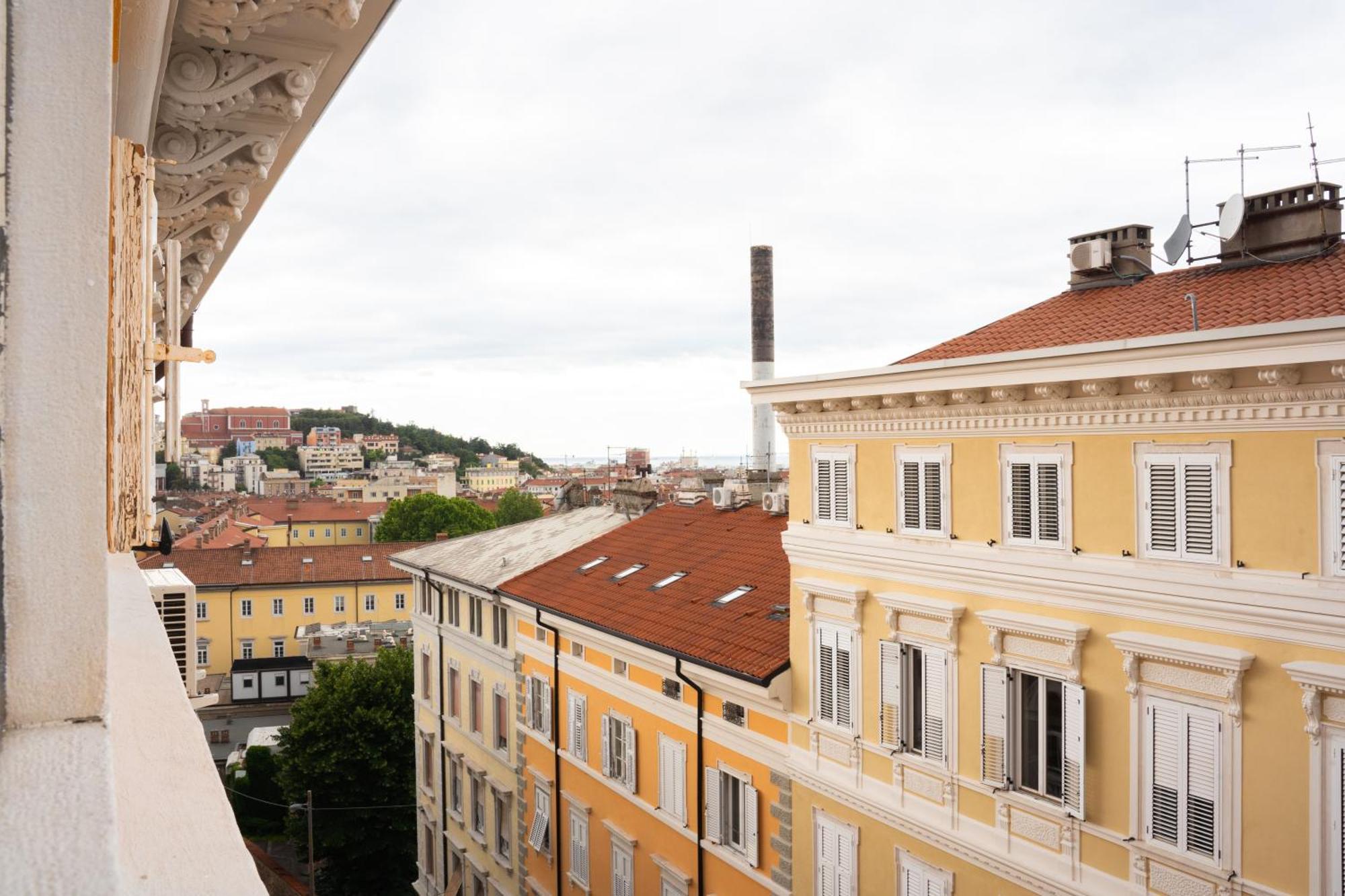 Enjoy Trieste In The City Center エクステリア 写真